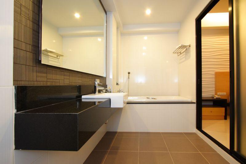 Kalim Beach Place Patong Bagian luar foto